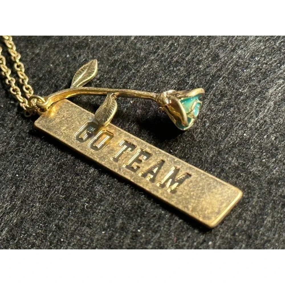 élie Gold GO TEAM Bar Pendant Necklace Rose Leaf Charm NWT New Boho Jewelry Gift